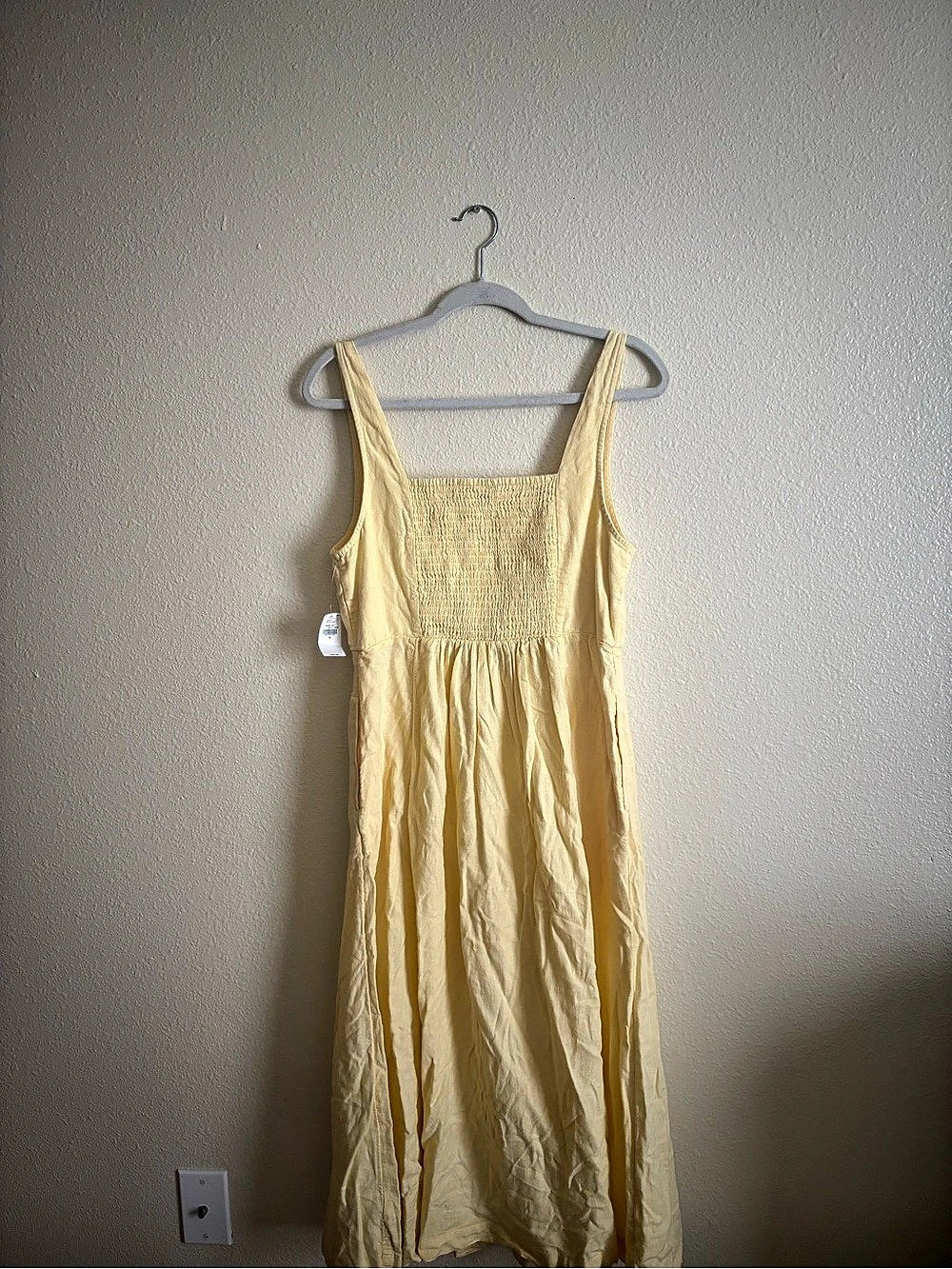 OLD NAVY NWT MEDIUM, YELLOW - Picture 3 of 4